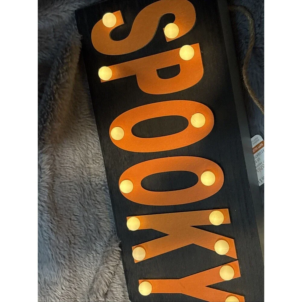 Ashland Halloween Arrow Sign “Spooky